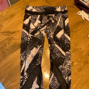 Lululemon mesh ink blot leggings size 8